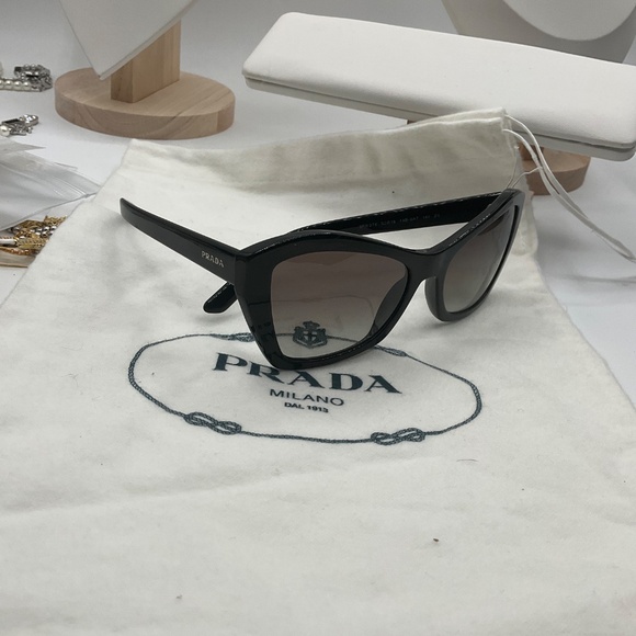 PRADA 55mm Gradient Butterfly Sunglasses In Black/ Grey Gradient - Picture 3 of 8